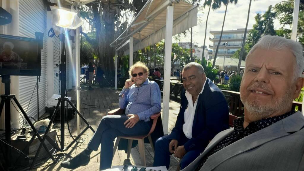 une statue poour la paix Alexandre Rosada Pierre Bretegnier Weniko Ihage