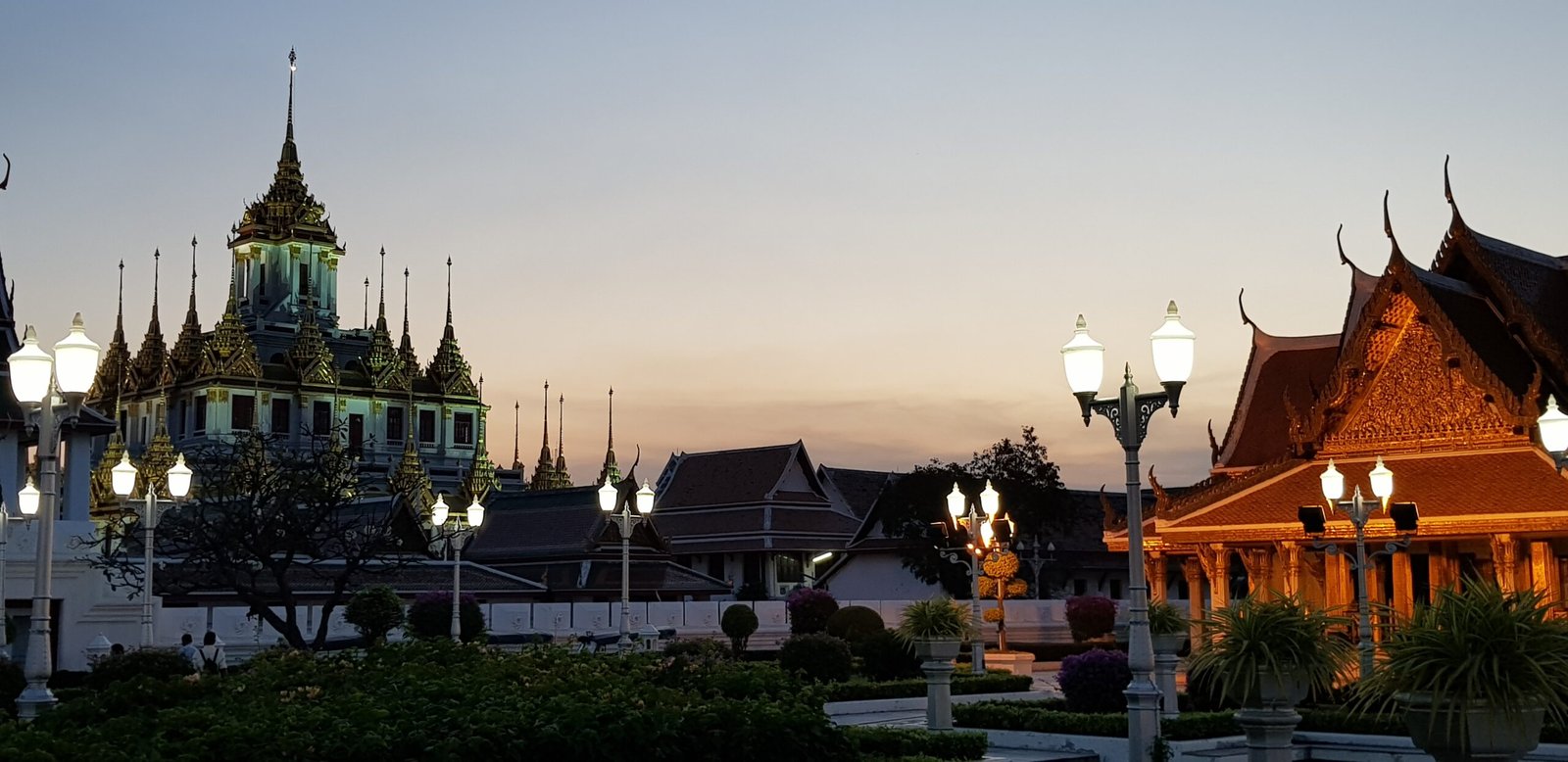 Initiatique : Bouddhisme et Franc-Maçonnerie : Du Loha Prasat au Temple Intérieur.