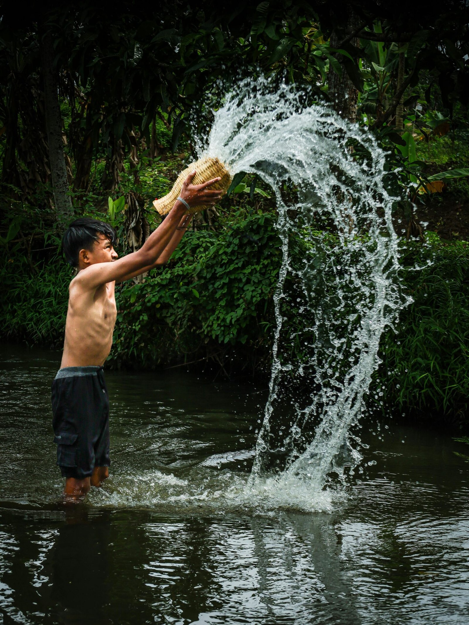 L’eau de Songkran ne lave pas… elle révèle